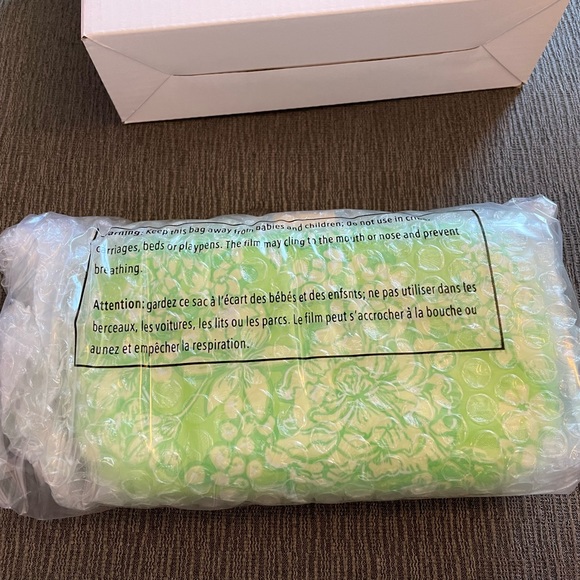 NWT Lilly Pulitzer habdbag clutch - Picture 7 of 8